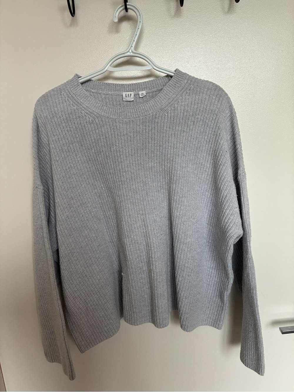 GAP Women's Light Gray Ribbed Crewneck Sweater